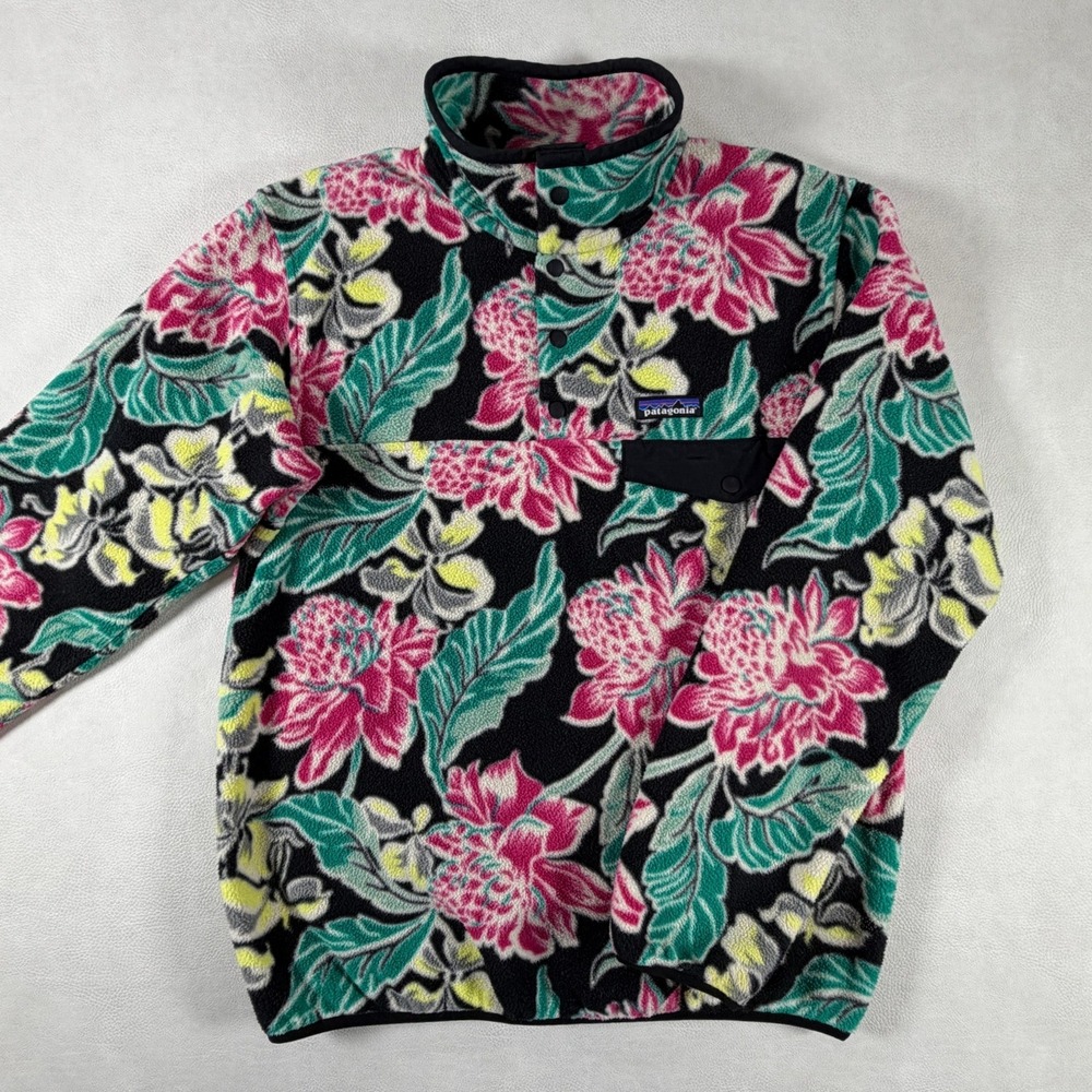 Patagonia Synchilla Snap-T Fleece Pullover Womens Small Black Tropical Floral